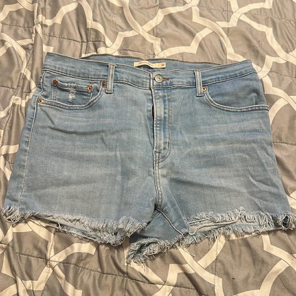 Levi’s shorts